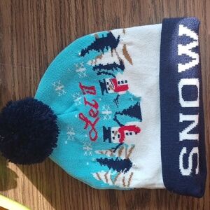 IGLOOS Holiday lighted cuff cap.